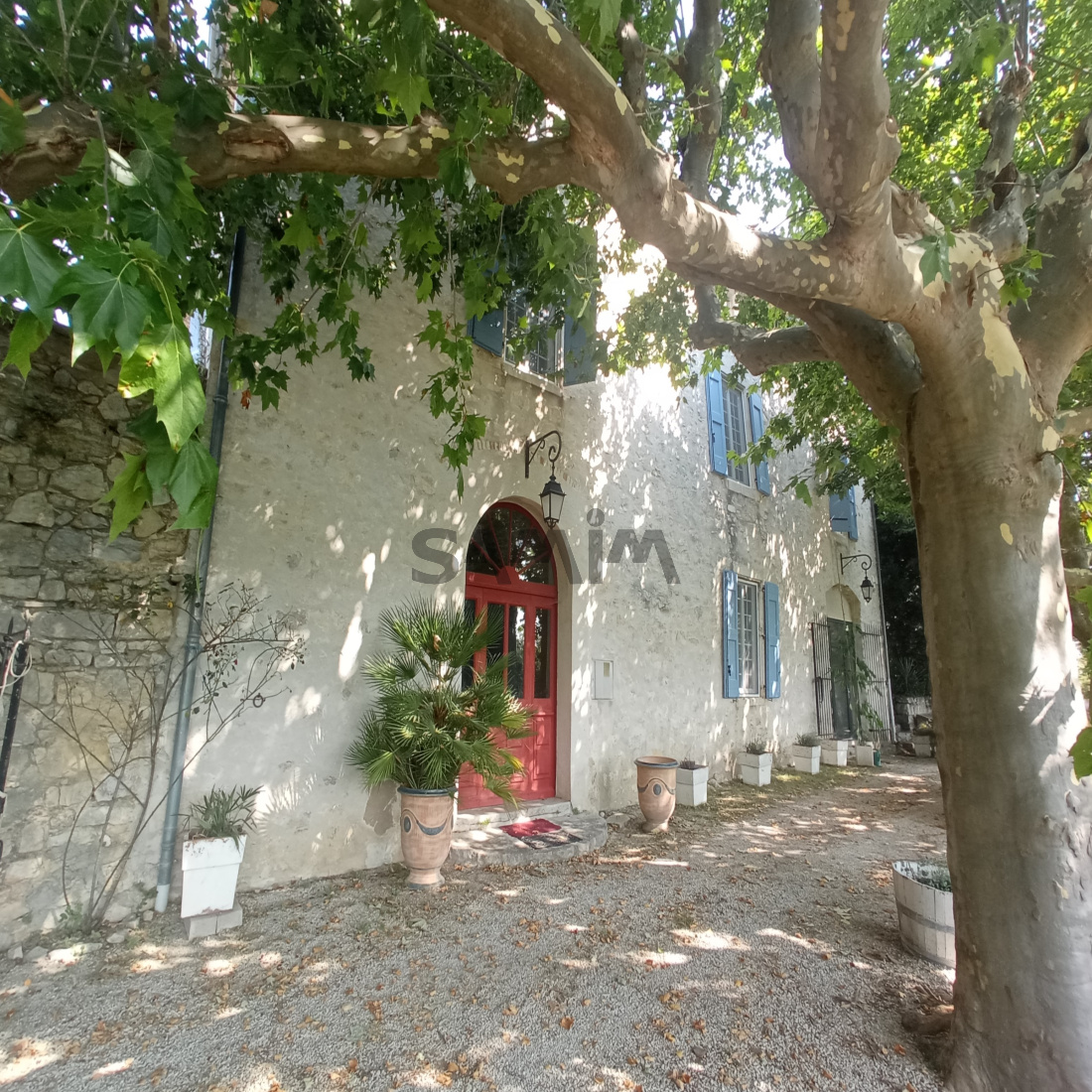 vente À VENDRE BEAU MAS 400m² AVEC PISCINE ET 7 HA DE TERRE ST